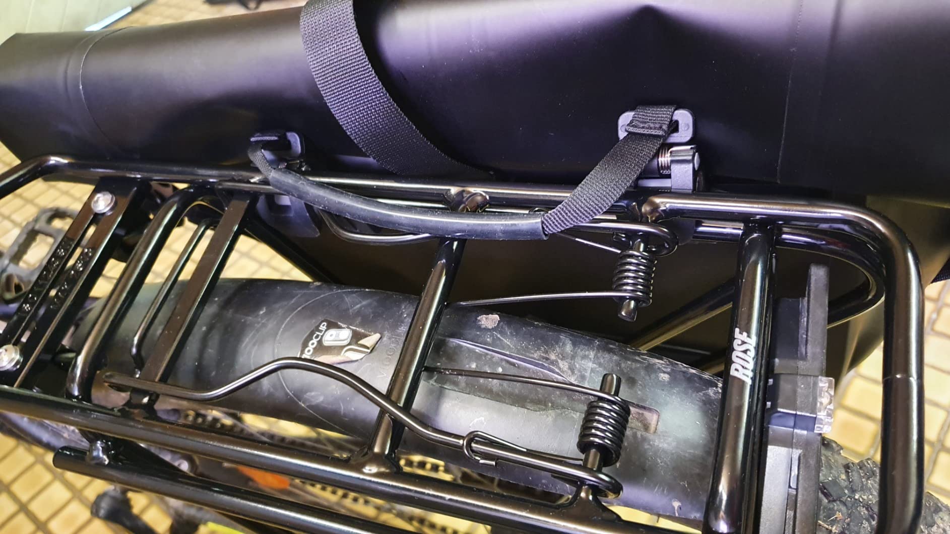 Wozinsky Sacoche Vélo Étanche 25L Noire