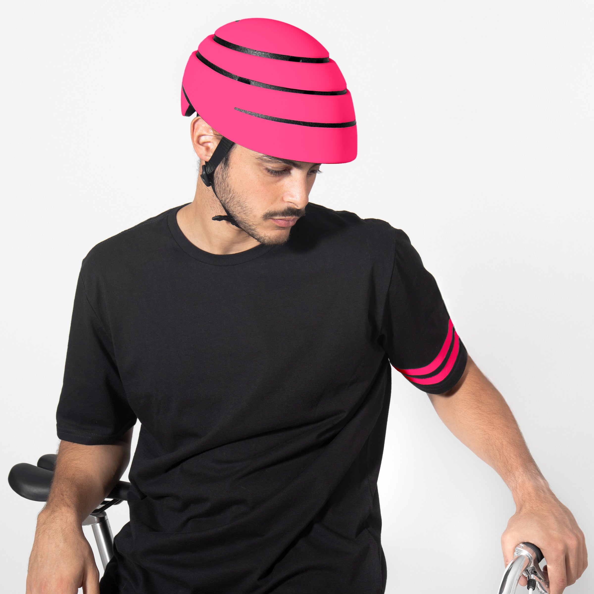 Closca Helmet Loop Lab casque vélo rose fluo pliable