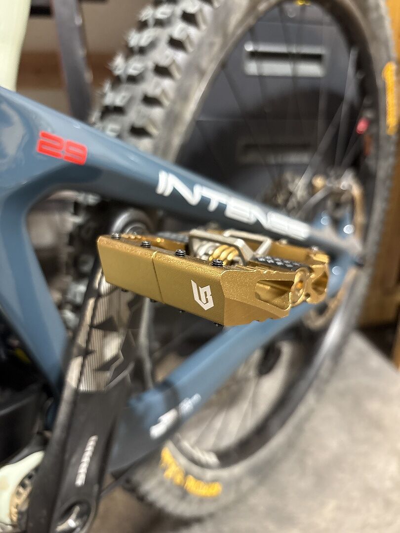 Crankbrothers Mallet DH pédales automatiques rouge DH