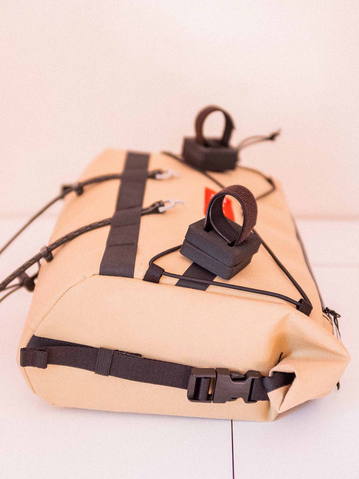 Atelier Velocidade Béluga X Caminade sacoche guidon 8L charbon
