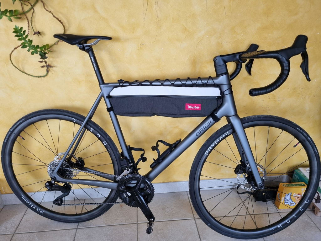 Atelier Velocidade Baroudeur sacoche cadre vélo sur mesure étanche