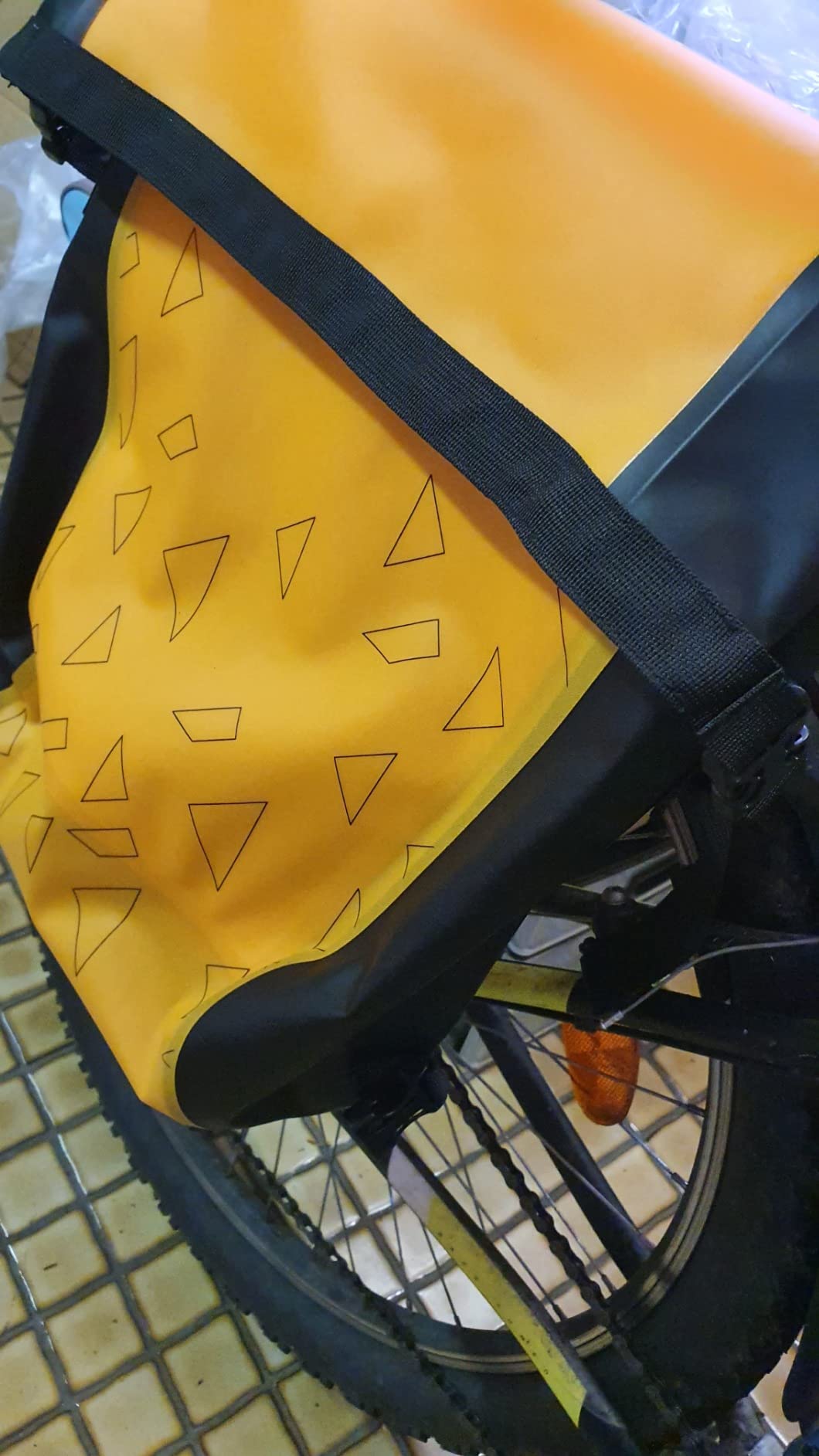 Wozinsky Sacoche Porte-Bagages Vélo Étanche 23L Noire