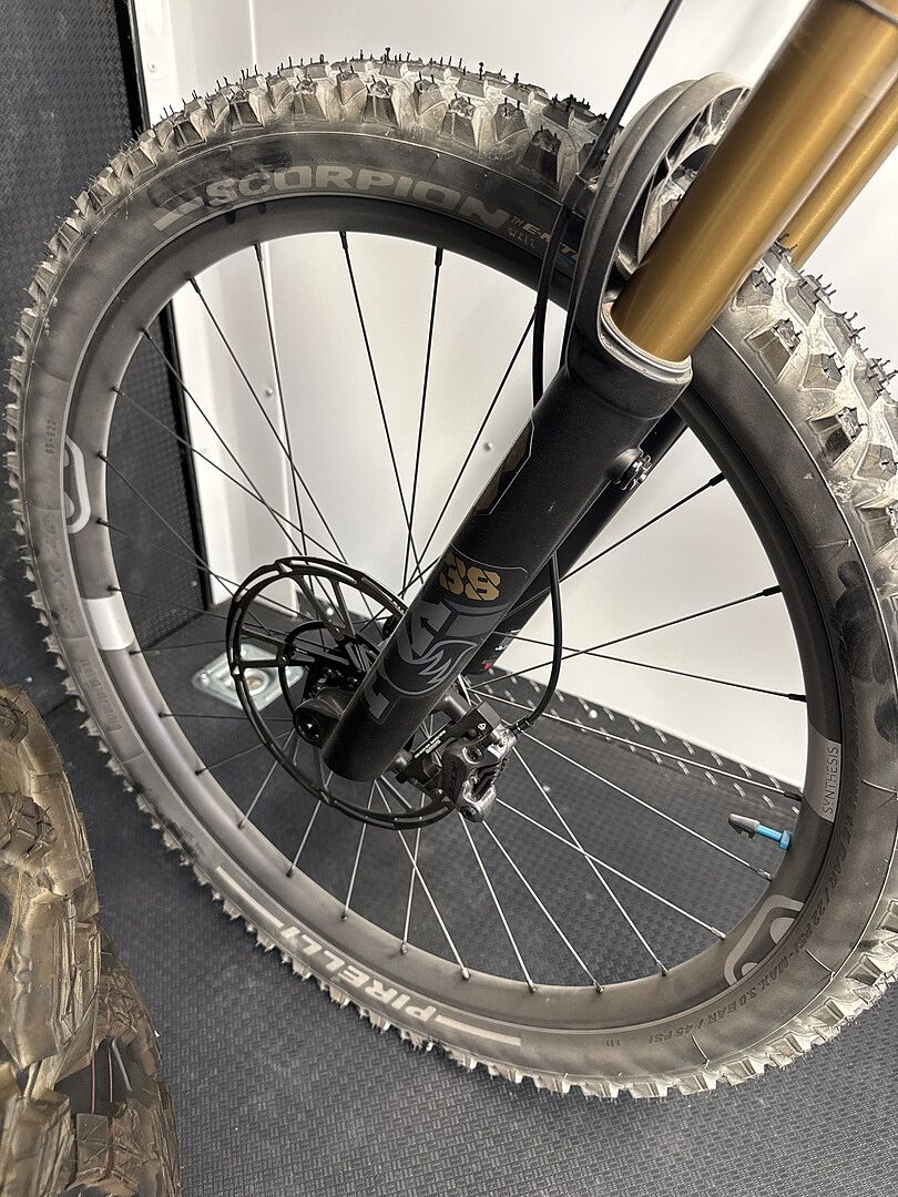 Crankbrothers Synthesis 2.0 i9 roue avant E-MTB noir 29