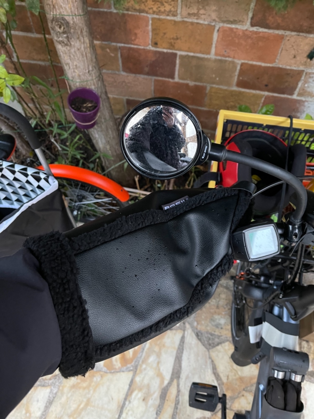 Basil manchons vélo hiver sherpa noir protège-mains