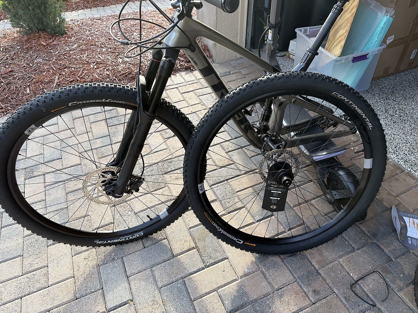 Crankbrothers Synthesis XCT Roue Avant Alu 29 Boost