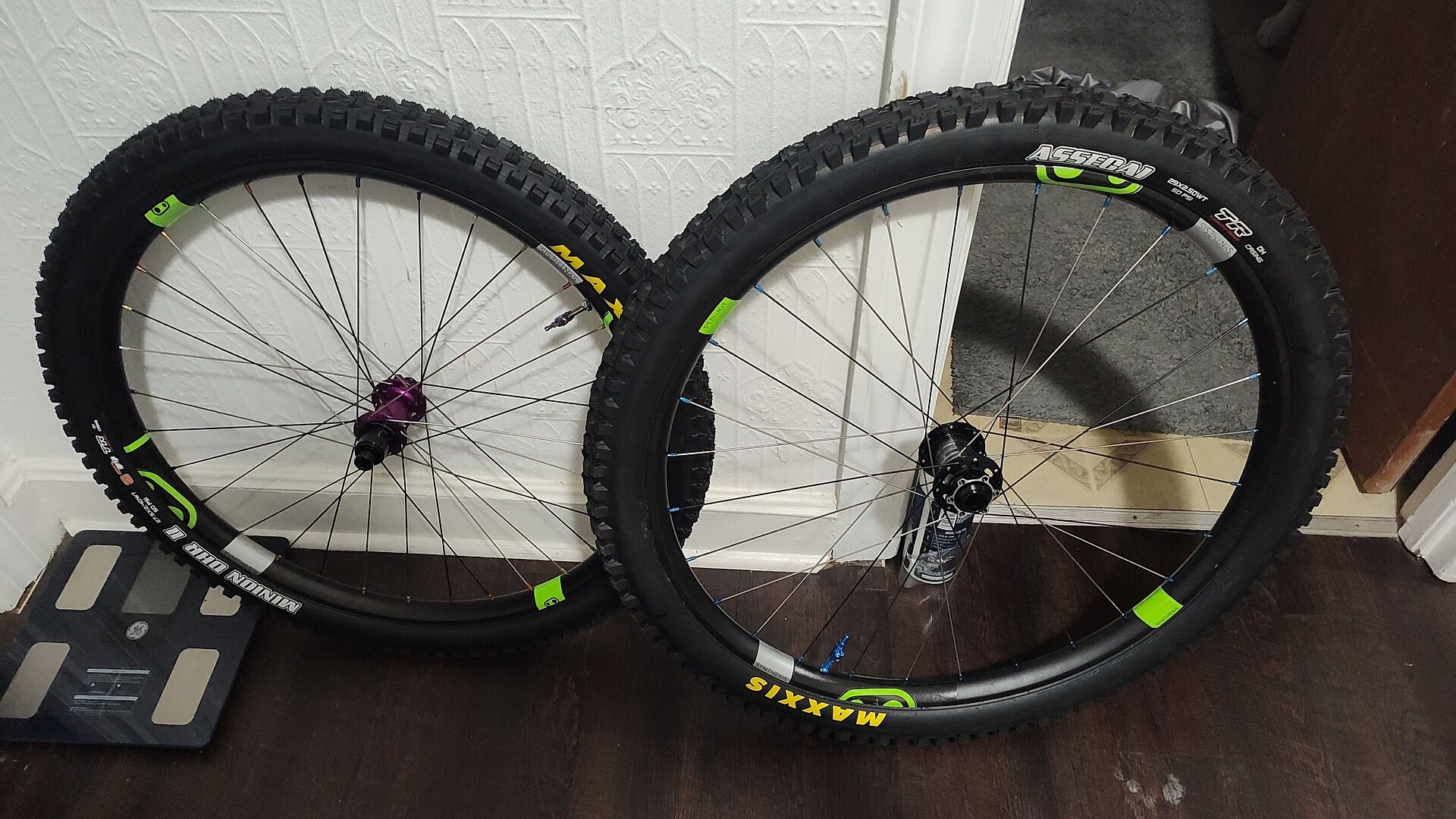 Crankbrothers Synthesis DH E-MTB Alloy 2.0 jante Noir 29 avant